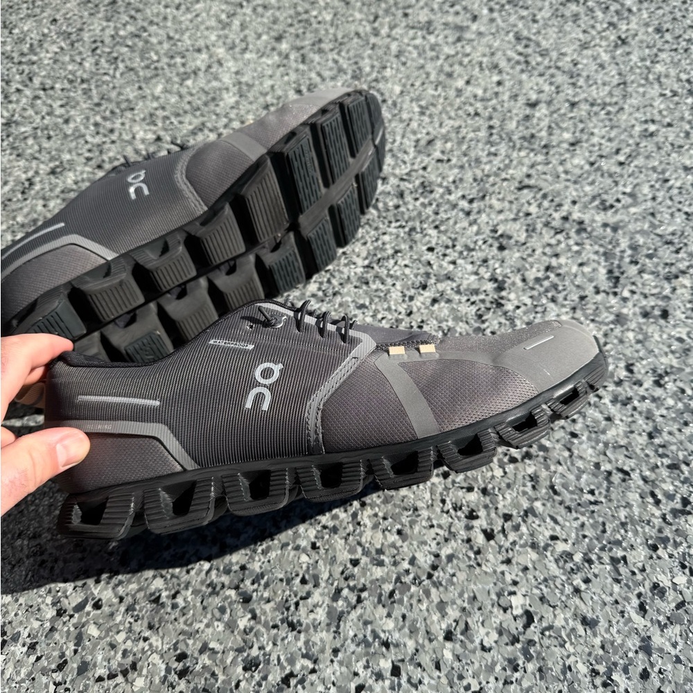 ON Cloud 5 (waterproof) (Size:11)